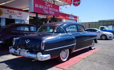 Chrysler-new-yorker-1953-blue-1