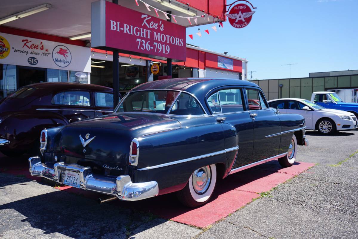 Chrysler-new-yorker-1953-blue-1
