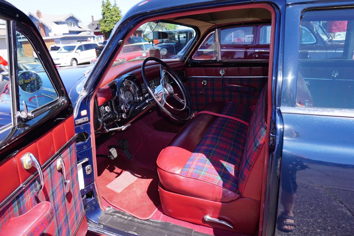 Chrysler-new-yorker-1953-blue-13