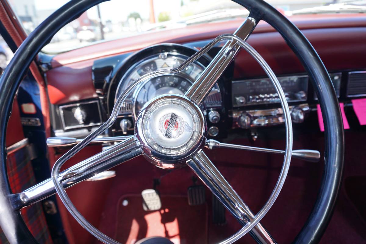 Chrysler-new-yorker-1953-blue-14