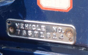 Chrysler-new-yorker-1953-blue-17