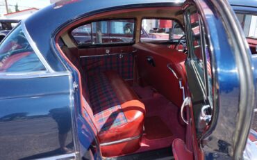 Chrysler-new-yorker-1953-blue-3