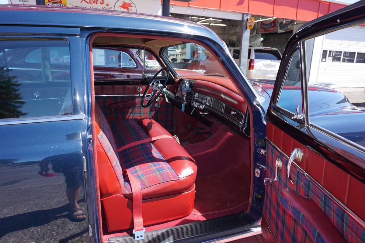 Chrysler-new-yorker-1953-blue-4