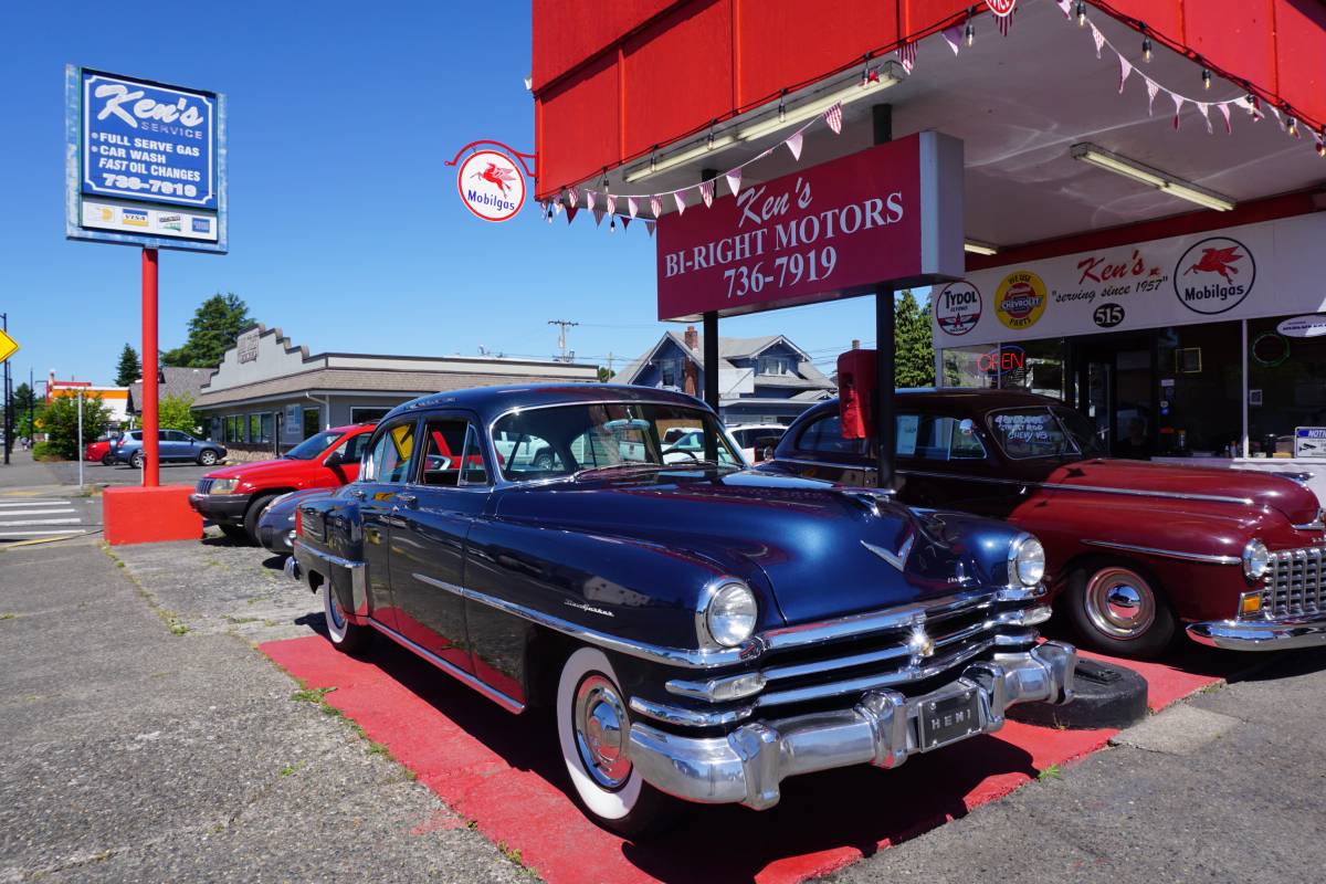 Chrysler-new-yorker-1953-blue-5