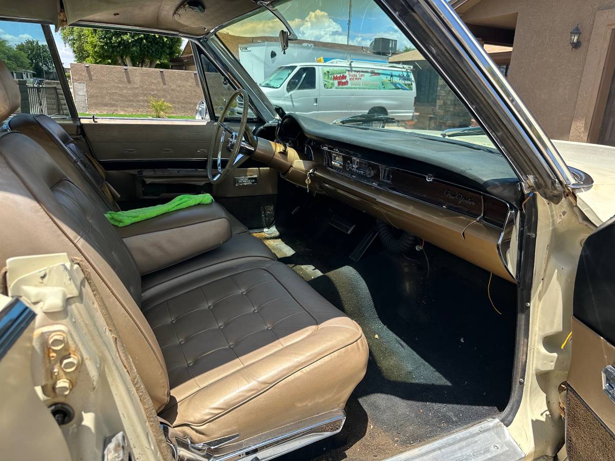 Chrysler-new-yorker-1965-4