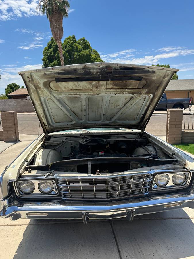 Chrysler-new-yorker-1965-6
