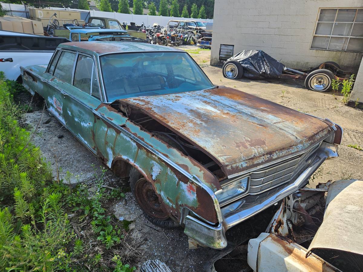 Chrysler-new-yorker-1965-green-2