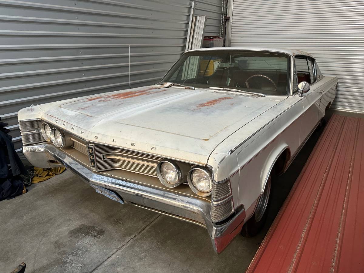 Chrysler-new-yorker-1967-12