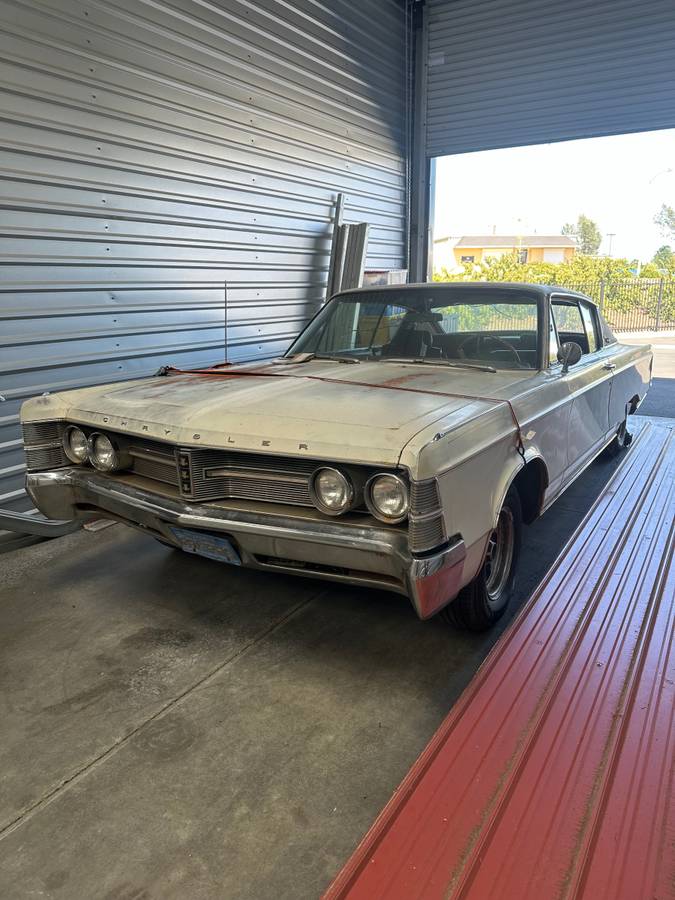 Chrysler-new-yorker-1967-6