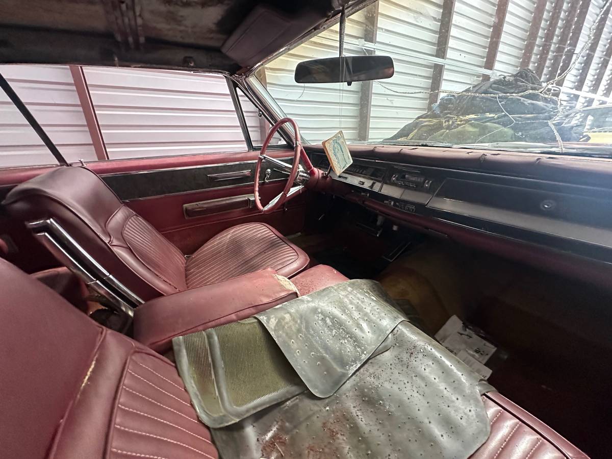 Chrysler-new-yorker-1967-white-10