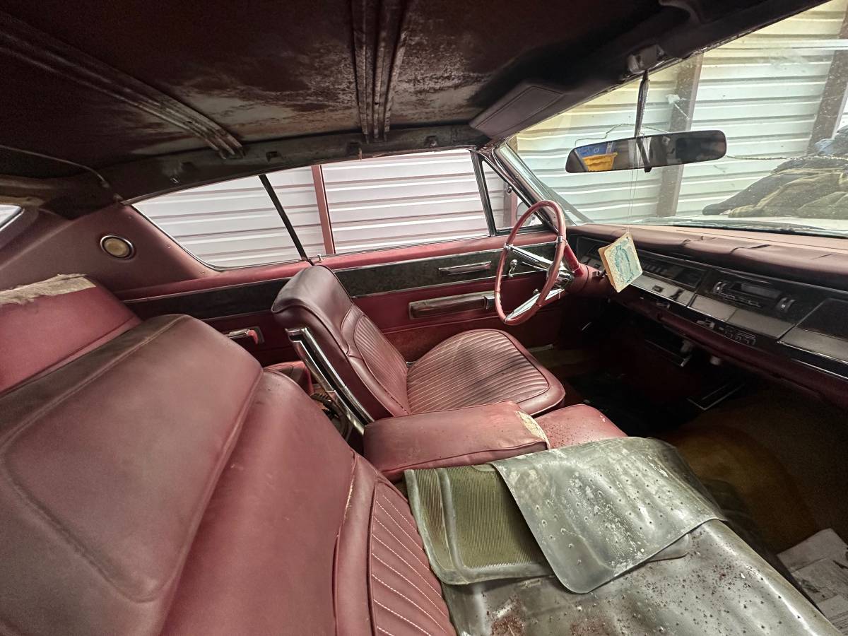 Chrysler-new-yorker-1967-white-11