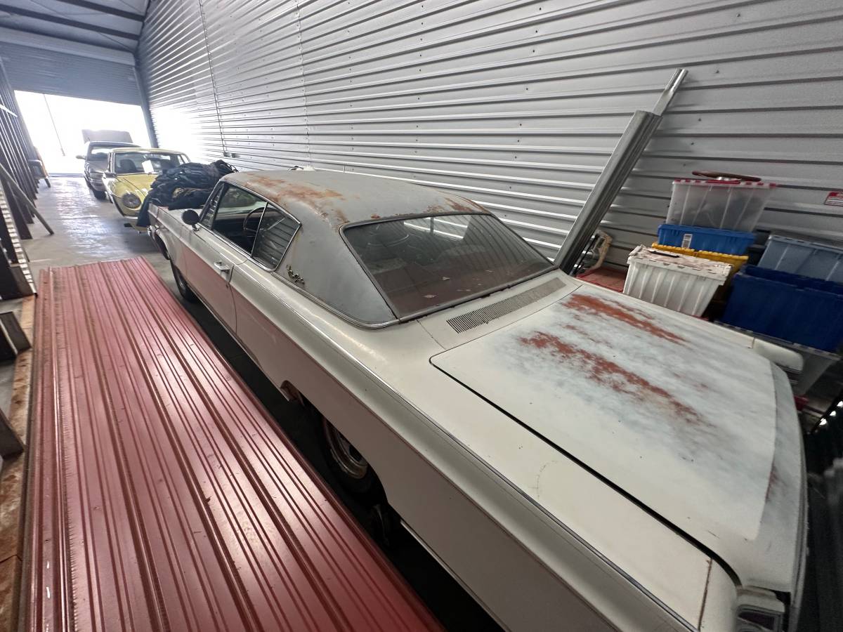 Chrysler-new-yorker-1967-white-18