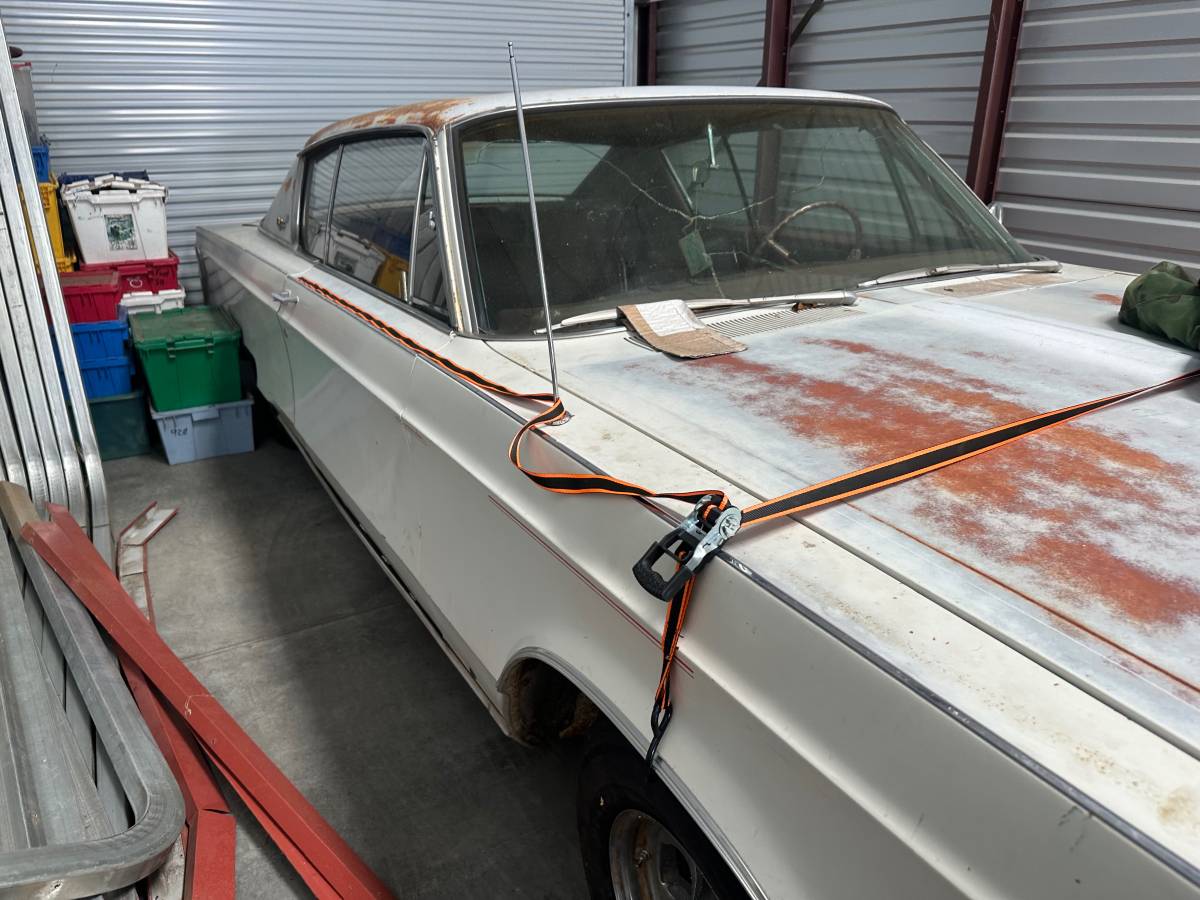 Chrysler-new-yorker-1967-white-4