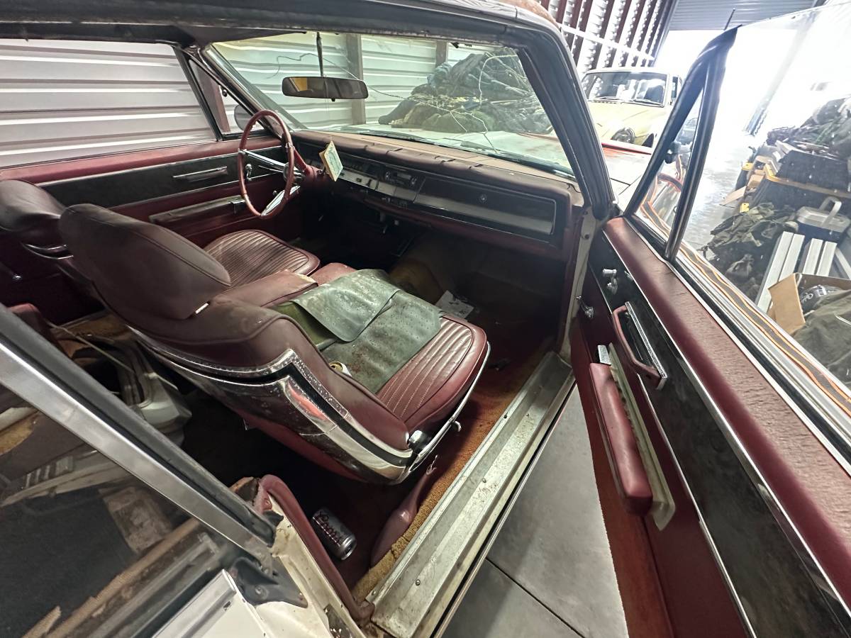 Chrysler-new-yorker-1967-white-6