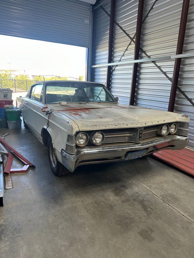Chrysler-new-yorker-1967-white-7