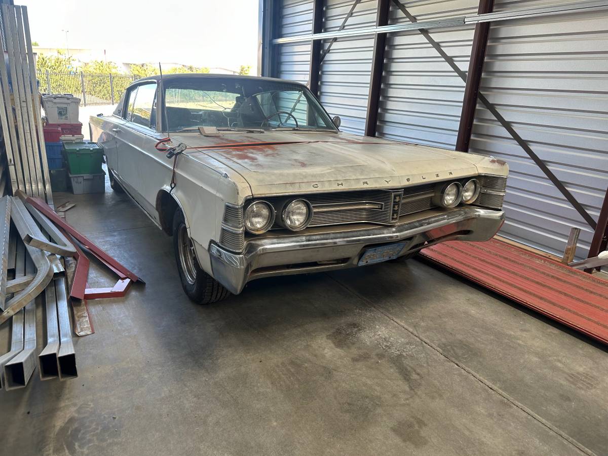 Chrysler-new-yorker-1967-white-8