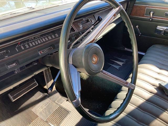 Chrysler-new-yorker-1968-green-1