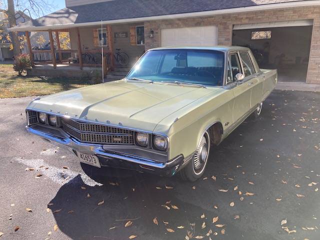 Chrysler-new-yorker-1968-green-2