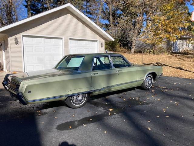 Chrysler-new-yorker-1968-green-3