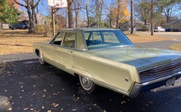 Chrysler-new-yorker-1968-green