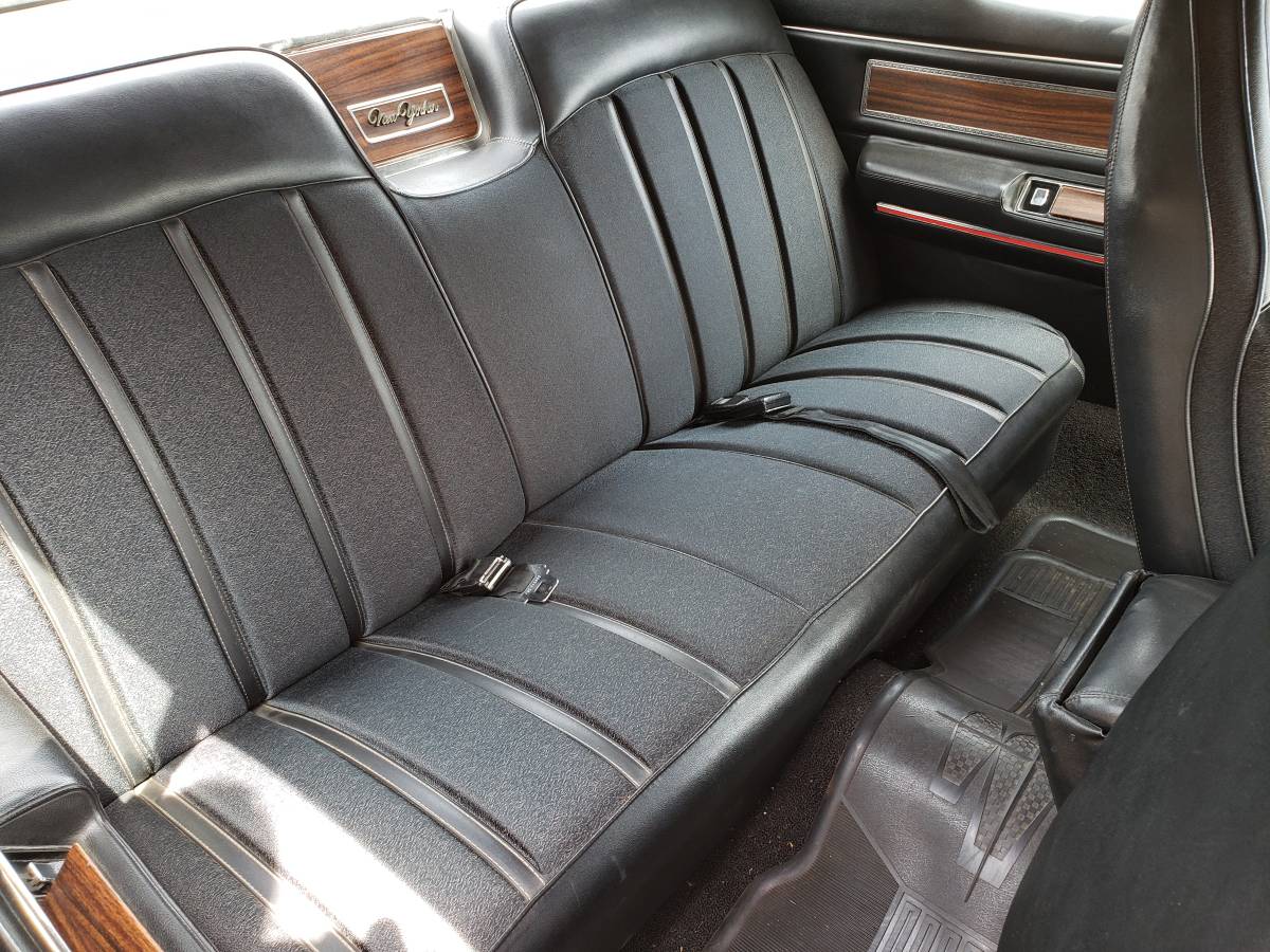Chrysler-new-yorker-1972-brown-5