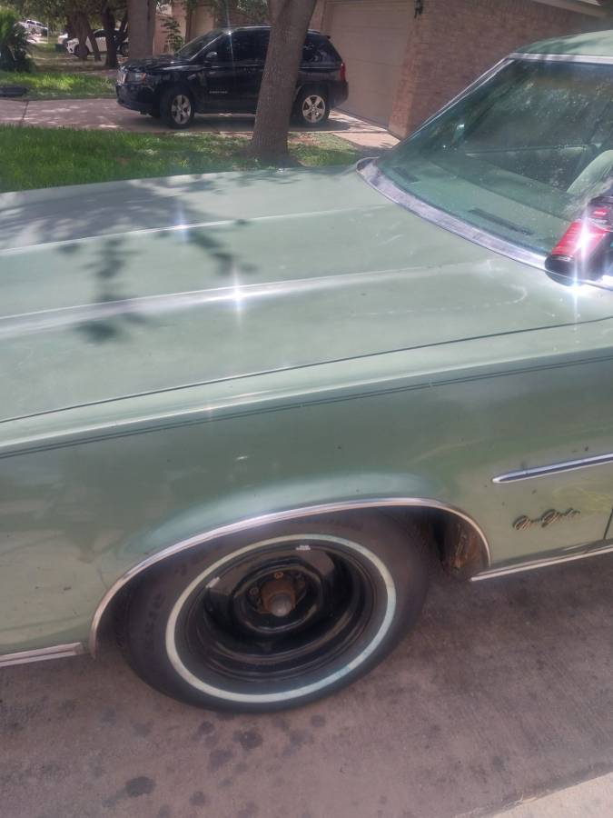 Chrysler-new-yorker-1977-green-3