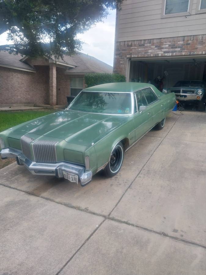 Chrysler-new-yorker-1977-green