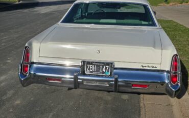 Chrysler-new-yorker-1977-white-3