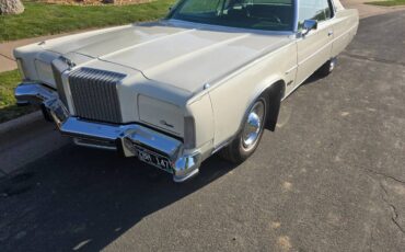 Chrysler-new-yorker-1977-white
