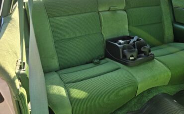 Chrysler-new-yorker-1977-white-8