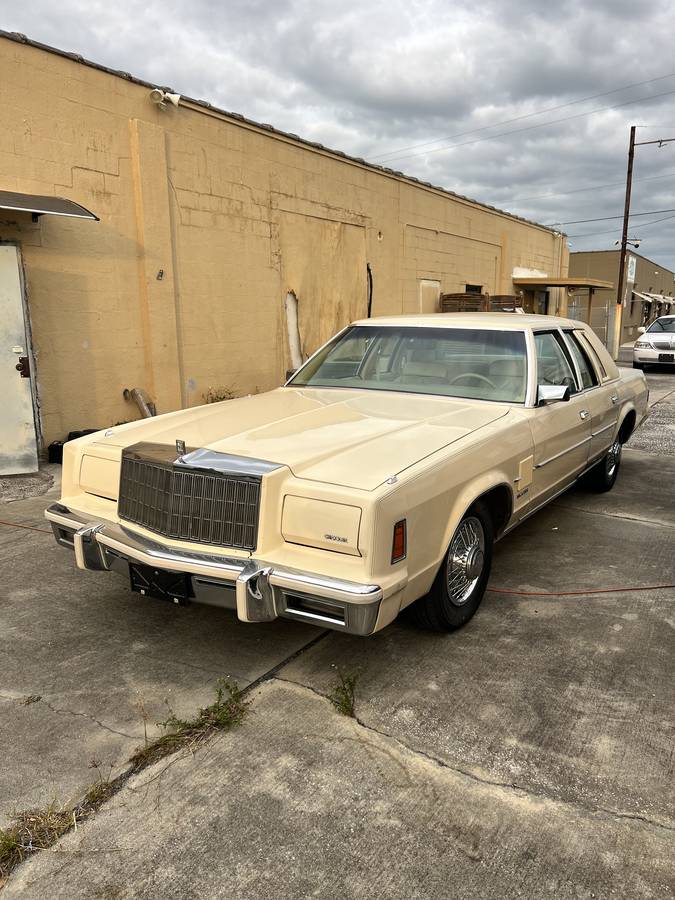 Chrysler-new-yorker-1979-custom-2