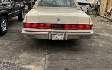 Chrysler-new-yorker-1979-custom-6