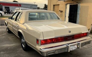 Chrysler-new-yorker-1979-custom-7