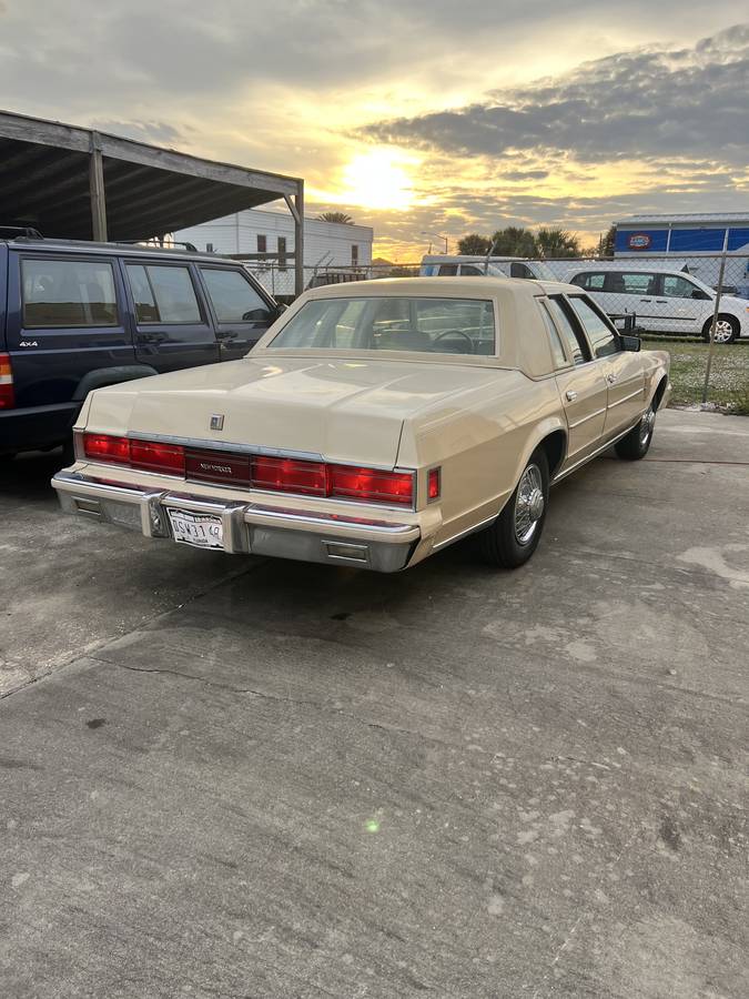 Chrysler-new-yorker-1979-custom-8