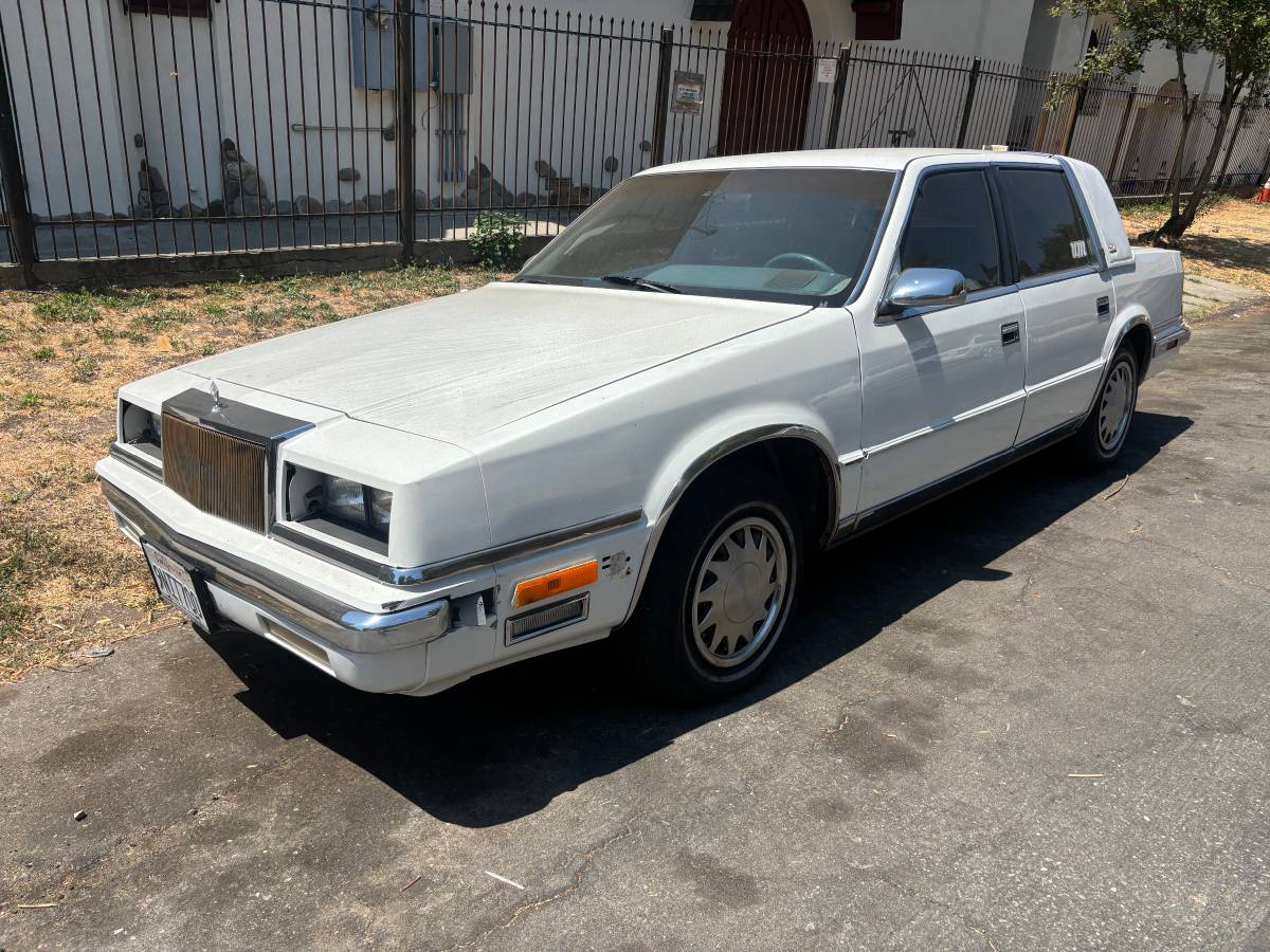 Chrysler-new-yorker-1987-white-1