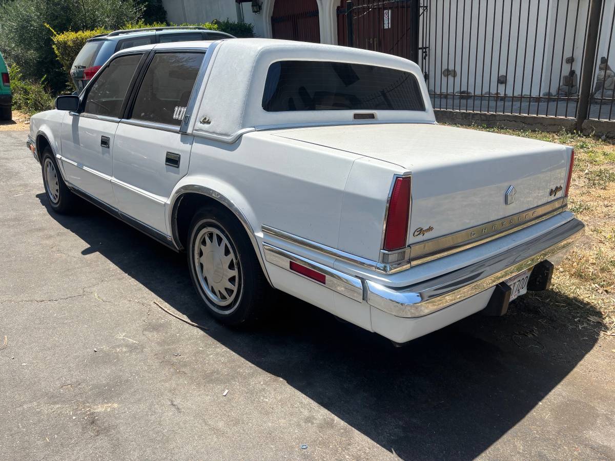 Chrysler-new-yorker-1987-white-2