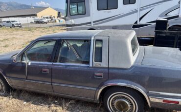 Chrysler-new-yorker-fifth-avenue-1991-blue