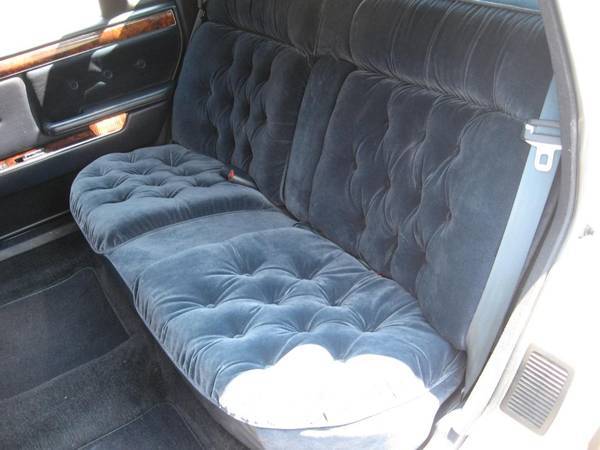 Chrysler-new-yorker-fifth-avenue-1993-white-13