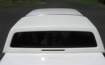Chrysler-new-yorker-fifth-avenue-1993-white-15