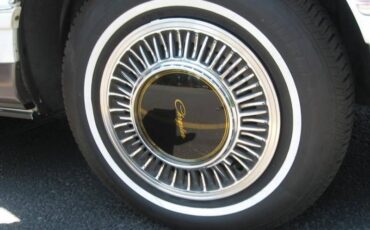 Chrysler-new-yorker-fifth-avenue-1993-white-18
