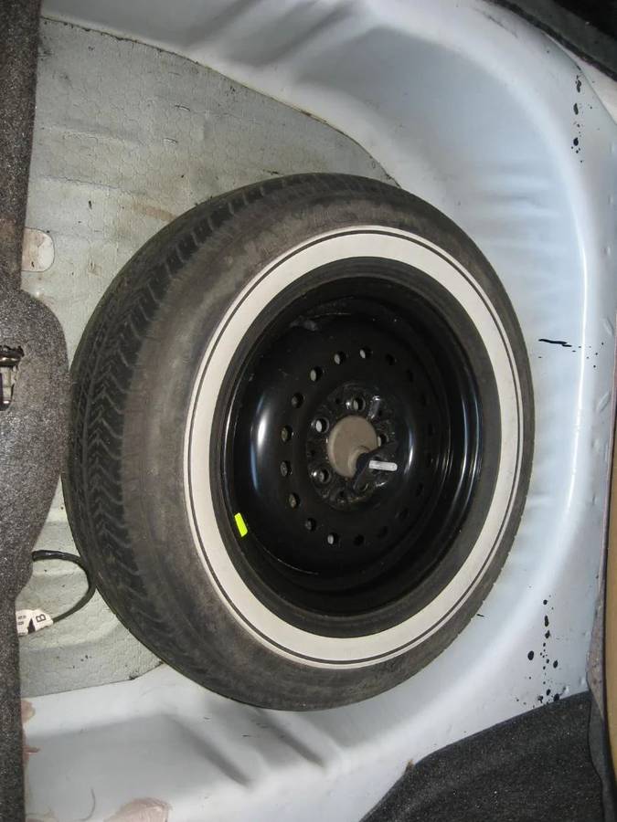 Chrysler-new-yorker-fifth-avenue-1993-white-21