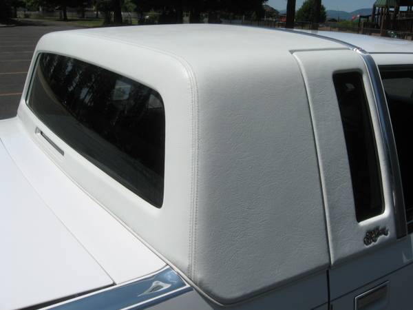 Chrysler-new-yorker-fifth-avenue-1993-white-4