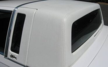 Chrysler-new-yorker-fifth-avenue-1993-white-5