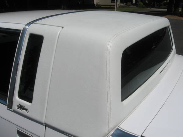 Chrysler-new-yorker-fifth-avenue-1993-white-5