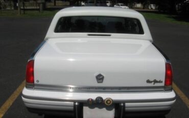Chrysler-new-yorker-fifth-avenue-1993-white-7