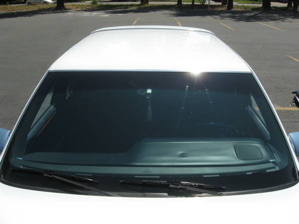Chrysler-new-yorker-fifth-avenue-1993-white-9
