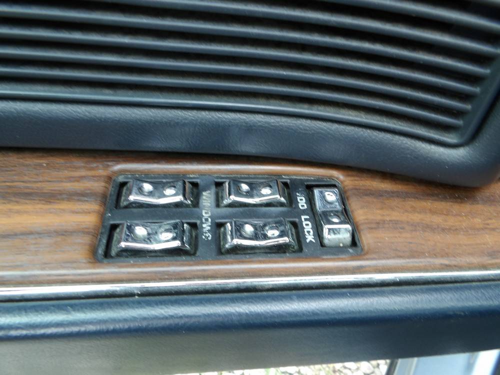 Chrysler-new-yorker-salon-1991-blue-7