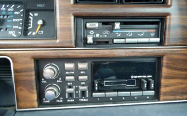 Chrysler-new-yorker-salon-1991-blue-9