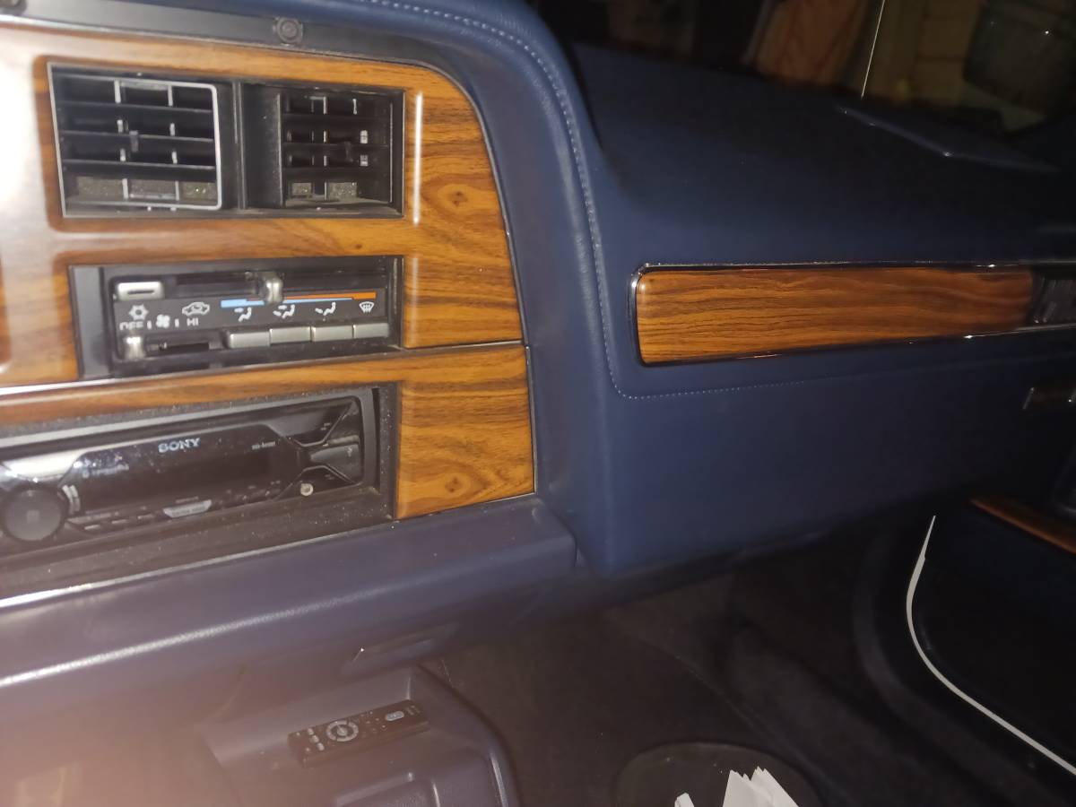 Chrysler-new-yorker-salon-1992-white-12