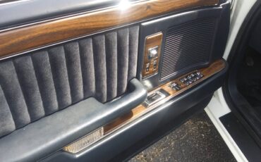 Chrysler-new-yorker-salon-1992-white-2